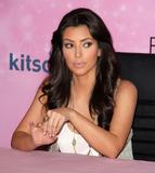 th_63403_Celebutopia-Kim_Kardashian_signs_her_new_Fitness_DVD_for_Amazon_com-01_122_1146lo.jpg