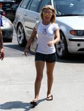 th_91745_Hayden_Panettiere_candid_Hollywood_5221_122_1173lo.jpg