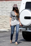 th_30686_Megan_Fox_out_and_about_in_Los_Angeles_50_122_1185lo.jpg