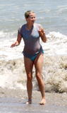 th_66864_Reese_Witherspoon_California_beach_21.jpg