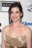 th_07524_Celebutopia-Anne_Hathaway-2009_Shakespeare_in_the_Park_opening_night_performance_of_Twelfth_Night-06_122_148lo.jpg