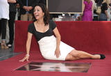 th_05205_JLD_honored_with_star_on_hollywood_walk_of_fame_04_122_476lo.jpg