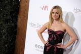 th_11031_Reese_Witherspoon_HowDoYouKnow_Premiere_J0001_Dec13_005_122_499lo.jpg