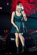 th_656372869_Pixie_Lott_Performance_at_Big_Gig_at_Wembley_Arena_in_London_October_1_2011_04_122_581lo.jpg