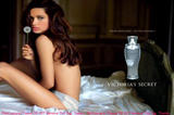Adriana Lima posing in lingerie for Victoria's Secret Holiday 2008 - Hot Celebs Home