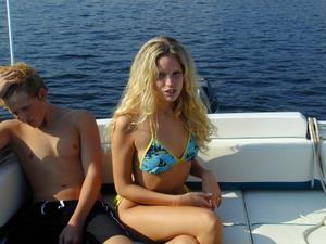 Horny Summer Girls On Boat  (31pics)-360tahfnv0.jpg